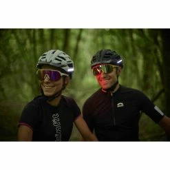 EOS Helmet Bluetooth Lumineux -Vélos Urbains/Loisirs Soldes casque velotaf velo route longue distance campagne eos helmet noir